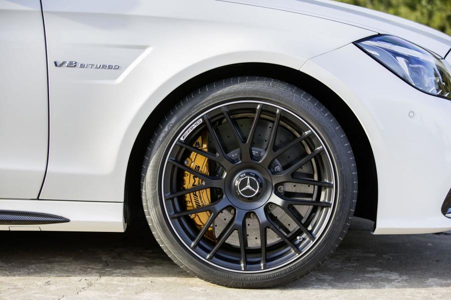 Mercedes-Benz CLS63 AMG S-Model 2015 года  (фото 13 из 17)